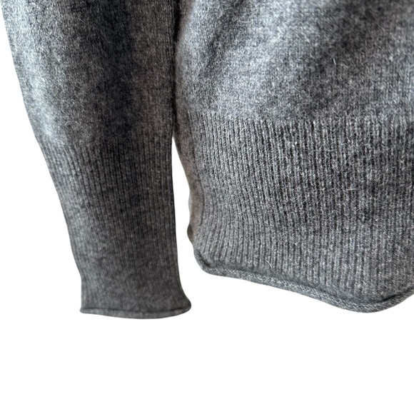 Agua Bloomingdale’s Gray Cashmere Women's Sweater - Picture 6 of 13